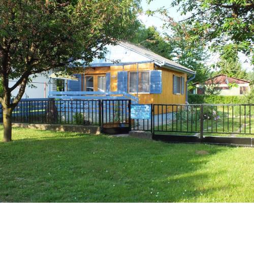 Ferienhaus mit eingezäuntem Gartengrundstück in direkter Nähe zum Thermalbad - ideal für erholsamen Urlaub und Tagesausflüge