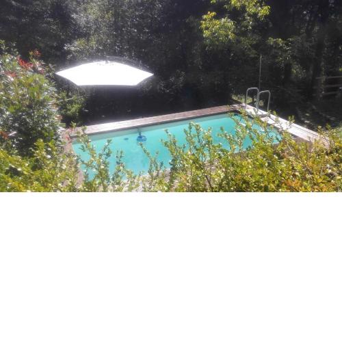 Ferienhaus mit Pool in schöner ruhihen Lage