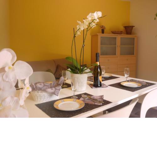 Ferienwohnung GALLO mit überdachter Terrasse Parkplatz 100 mtr z Strand