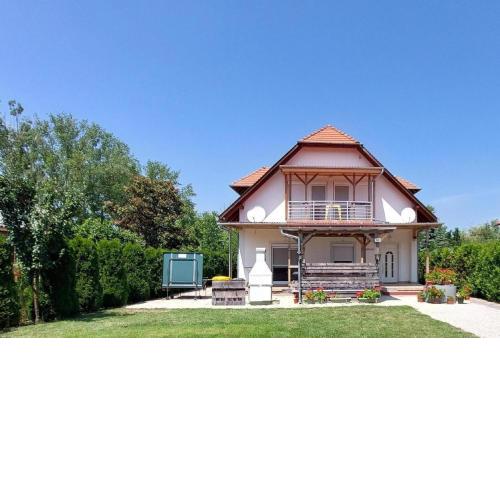 Ferienwohnung mit Pool, Spielplatz, WLAN am Balaton Ufer