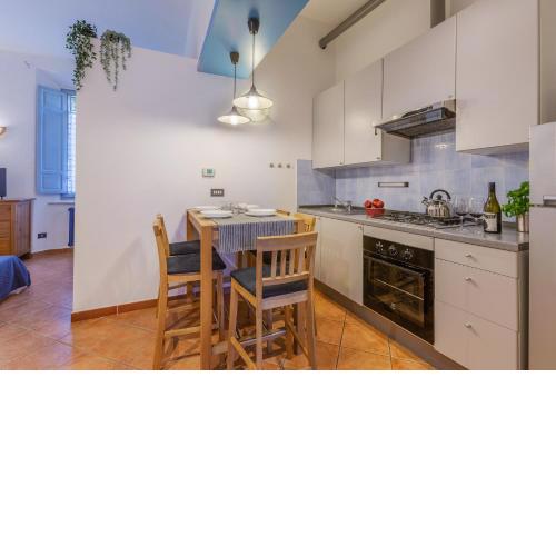Ferrara Station Essential Apartment with parking