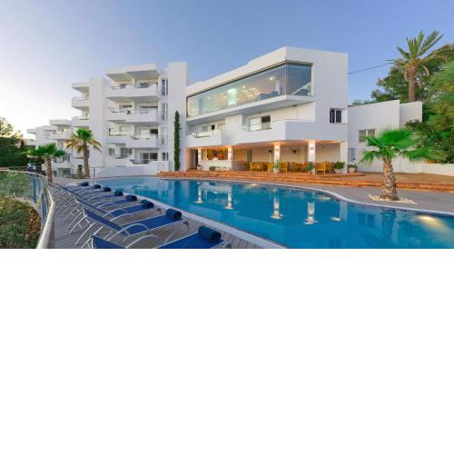 Ferrera Beach Suites & Apartments