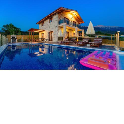 Fethiye Yakaköy'de Özel Havuzlu 6 Kişilik Villa Erdem