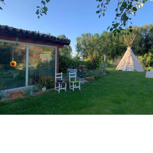 finca con piscina Tipis indios,cerca de senda viva