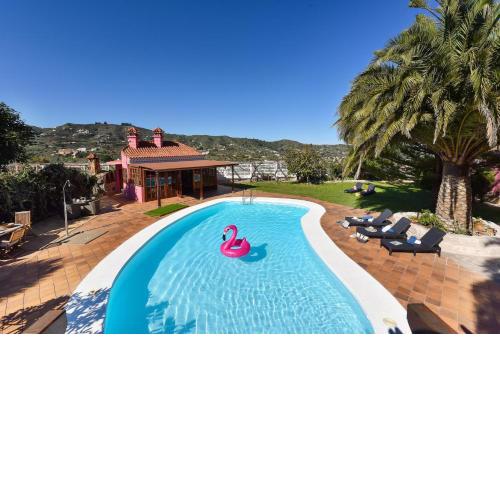 Finca Madroñal with Pool in Gran Canaria