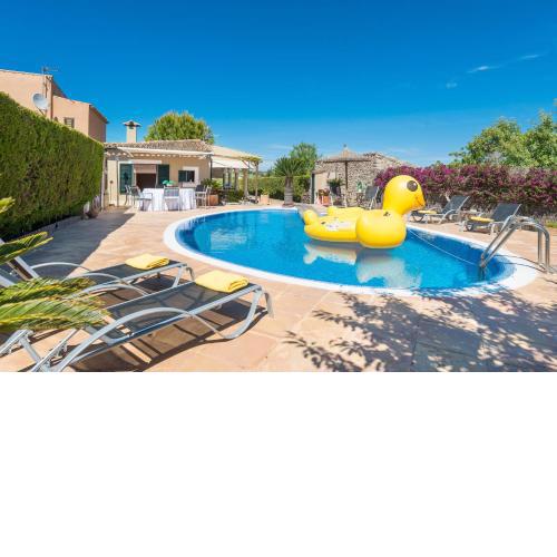 Finca Son Macia, amplia piscina, jardines en Selva, cerca de playas