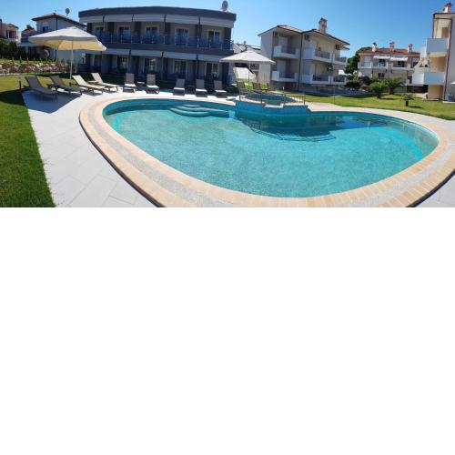 Finikas Garden Beach Resort Nikiti