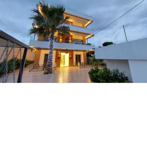 FINIKAS Suites & Apartments 10min from Athens Airport