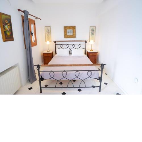 Fira Central Apartments with Veranda
