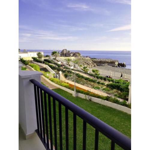 First Line Beach Apartment with Two Bedrooms and Sea View