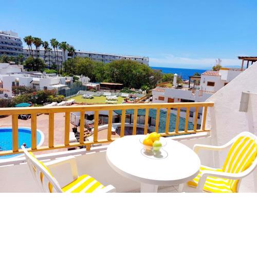 FIRST LINE Ocean View Apartment in Los Geranios