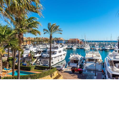 First line Penthouse in Puerto Sotogrande with Seaviews
