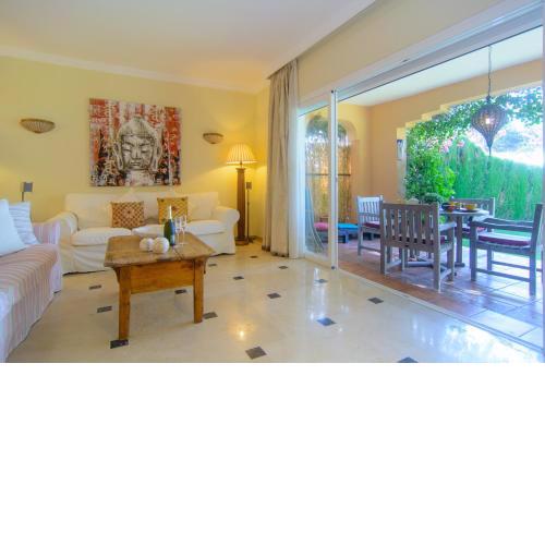 First line townhouse Venalmar