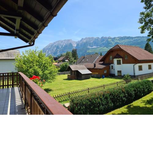 Flat Alpenroos in Bad Mitterndorf with sunny balcony