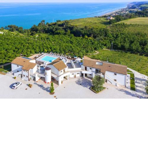 Flat in resort in Pedaso with garden
