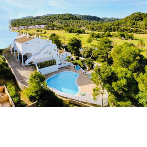 FLAT Surrounded by nature with pool and beach