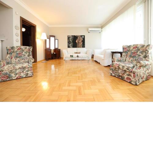 Flat with Excellent Location in Nisantasi