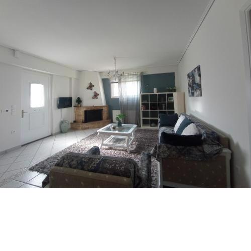 Flat with garden near sea, port and airport