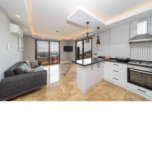 Flat with Pool Nature and Sea View in Antalya