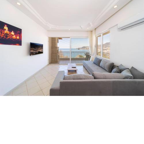 Flat with Sea & Nature View and Balcony in Alanya