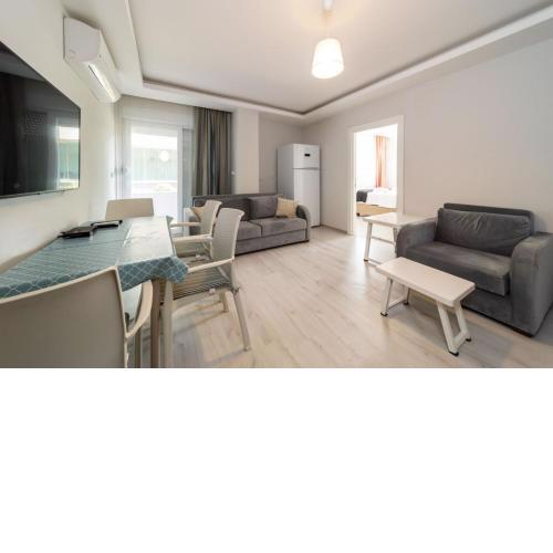 Flat With Shared Pool and Balcony in Konyaaltii