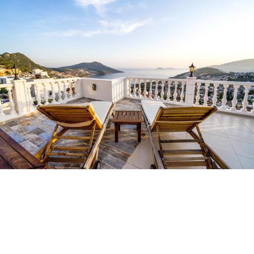 Flat with Shared Pool, Terrace and Jacuzzi in Kas