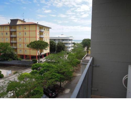 Flat with side sea view for 4 people in Bibione - By Beahost Rentals