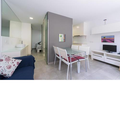 Flatguest Glass - Beach + TV + WiFi