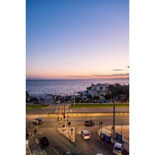Flisvos Elite Seafront Luxury Apartment