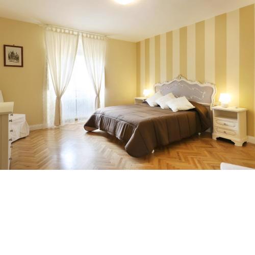 Flora - Sweet Dreams in Florence