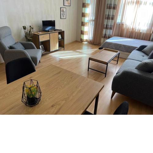 Flora Hotel Apartment 103