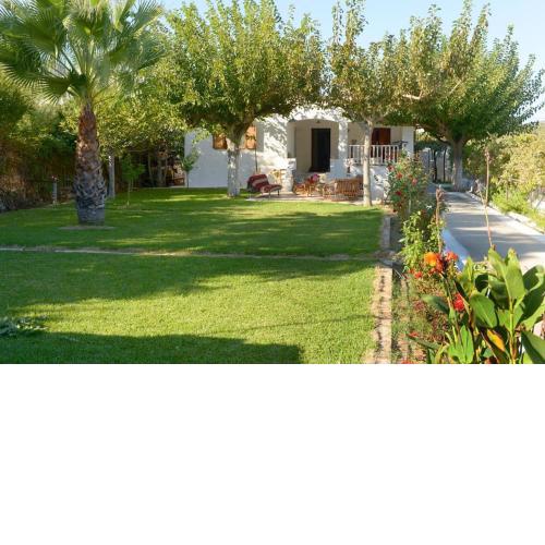 Flora's Garden House - close to Schinias beach