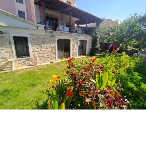 FOÇA ELİES ROOMS AND GARDEN