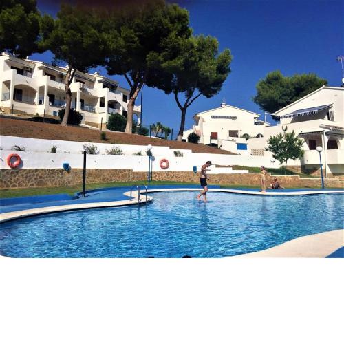 Font Sol Holidays LEK
