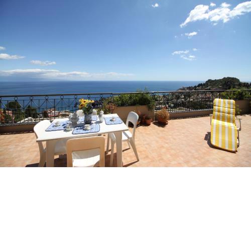 Fontana Vecchia Seaview Apartment