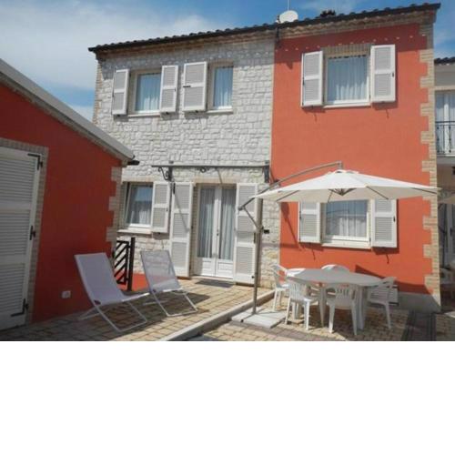 FONTE D'OLIO CONERO RELAIS