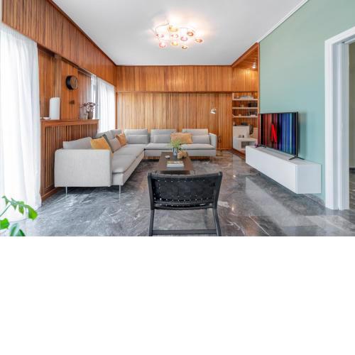 Foothills of Acropolis-Thiseio 3 bdrm apartment