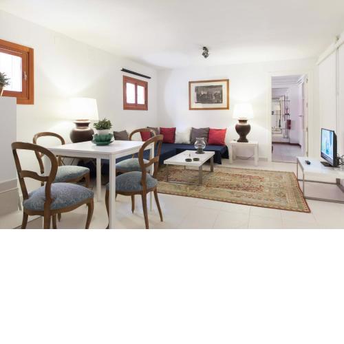 For You Rentals Alfonso XIII Apartment
