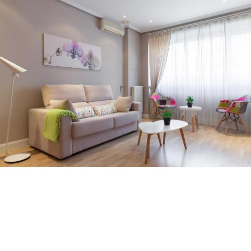 For You Rentals AvenidaAmerica apartment AVA24