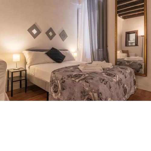 Fori Imperiali Elegant Apartment