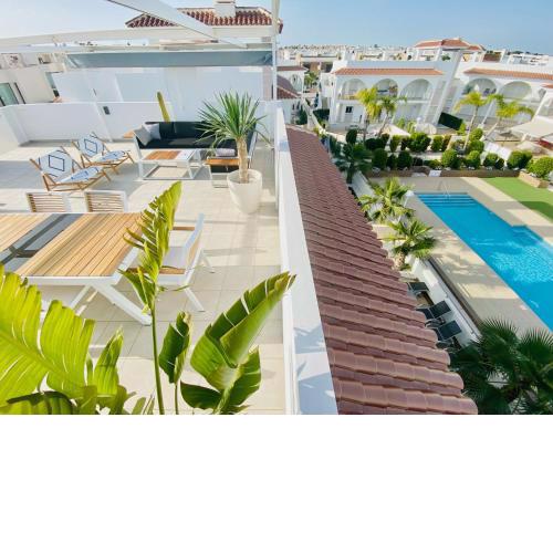 Fortuna Penthouse with roof terrace, AC and pool