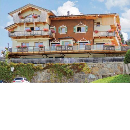 Four-Bedroom Apartment in Kartitsch