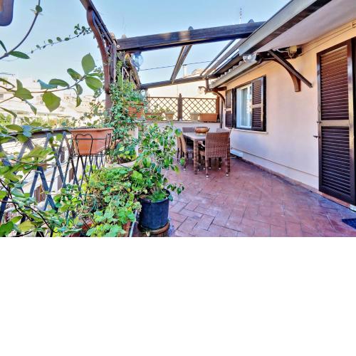 Frattina Family Romantic Superior Suite