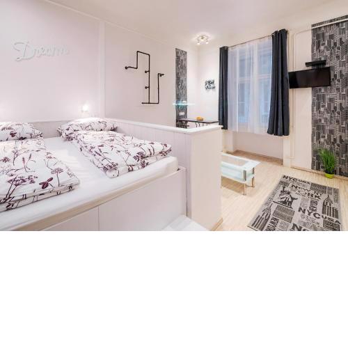 FREE PARKING, QUIET design flat in the centre