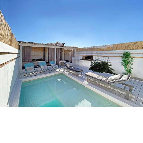 Fridays Flats Casa Quartz , Villa with Pool