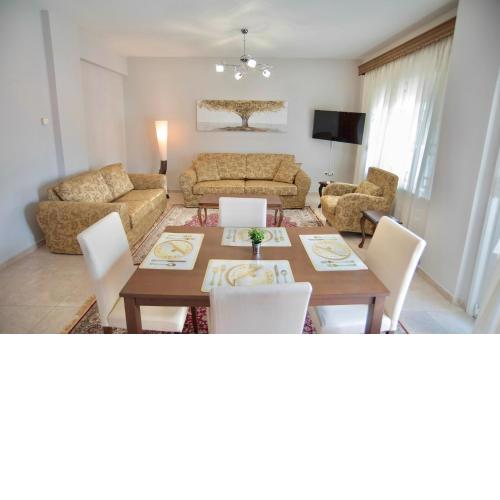 Friendly Flat 2