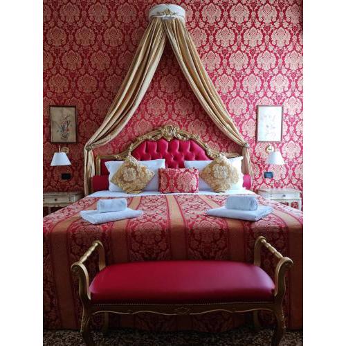 Friendly Venice Suites - Luxury Suites in Venice