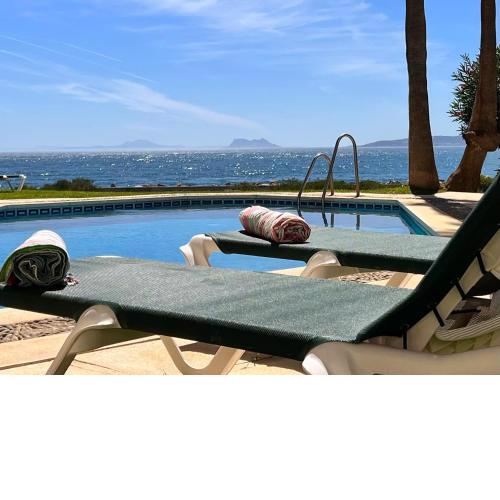 Front line beach apartment, close to everything..