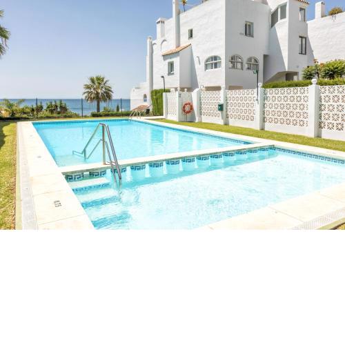 Front Sea View Apartment Estepona
