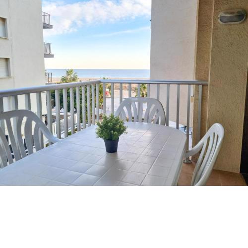 Front View RelaxTorredembarra